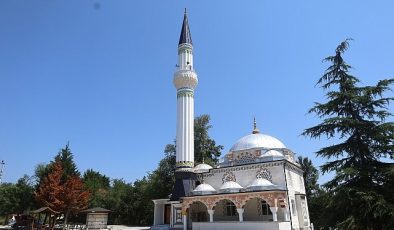 İzmit Kaynarca Camii ibadete açıldı