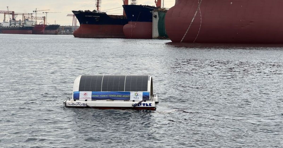 TÜÇA’dan İstanbul’da deniz yüzeyi temizleme çalışması