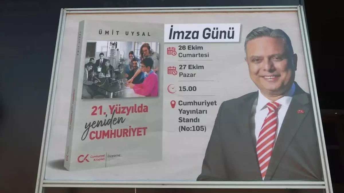 Ümit Uysal, ’21. Yüzyılda Yeniden Cumhuriyet’ Kitabının İmza Gününü Düzenledi